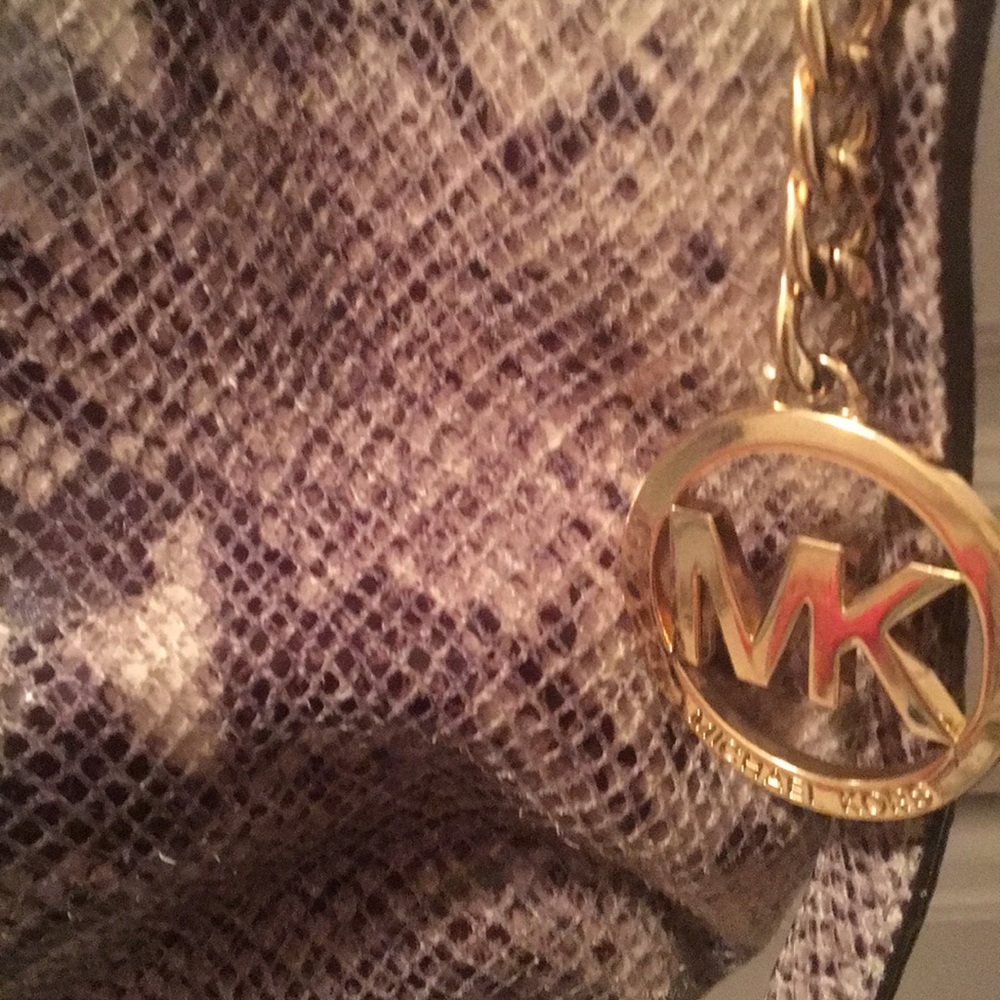 Handbag - Picture 2 of 3